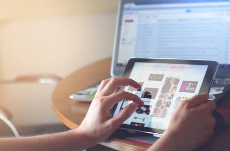 藝術(shù)類英文論文